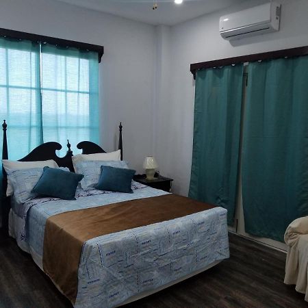 Royal View Apartment Plus Белиз Сити Екстериор снимка