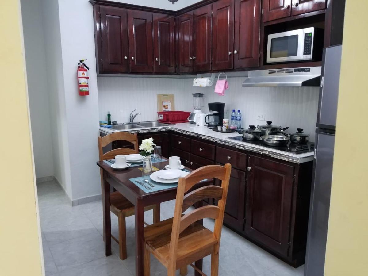 Royal View Apartment Plus Белиз Сити Екстериор снимка